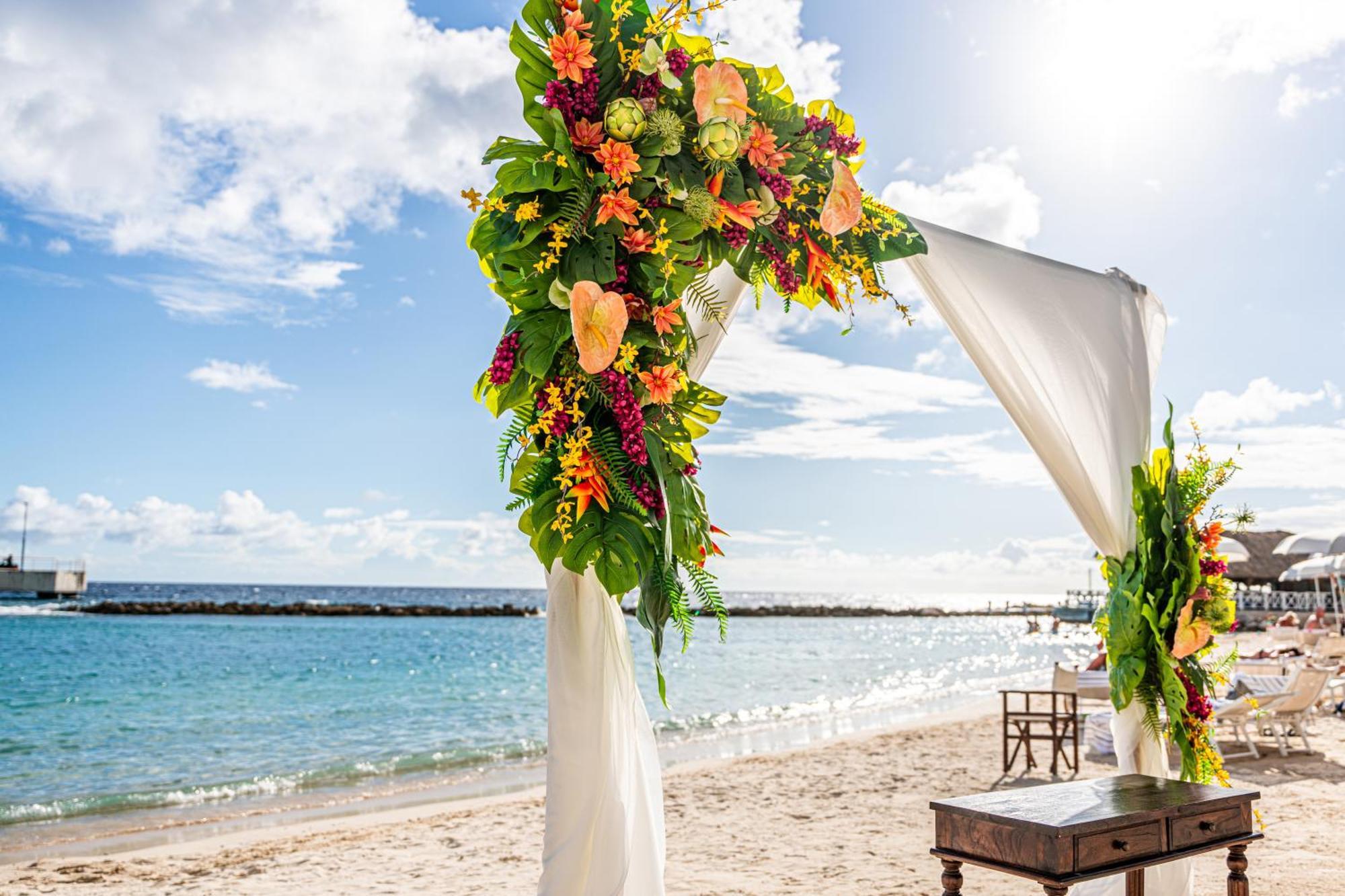 Mangrove Beach Corendon Curacao All-Inclusive Resort, Curio Willemstad Bagian luar foto